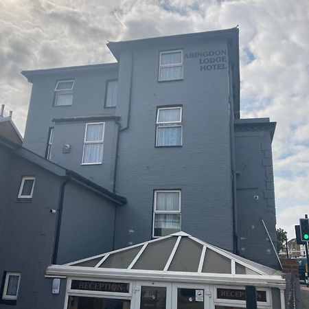 Abingdon Lodge & Suit Ryde  Exterior foto