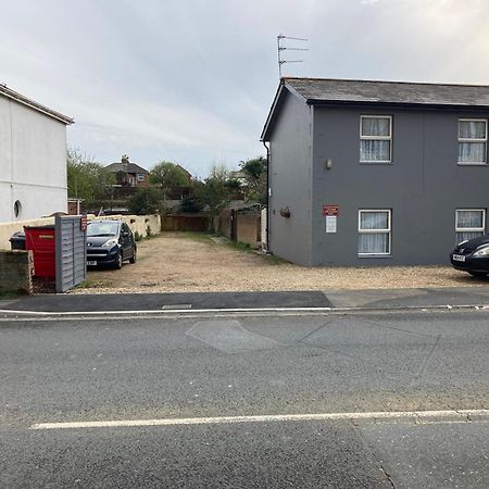 Abingdon Lodge & Suit Ryde  Exterior foto